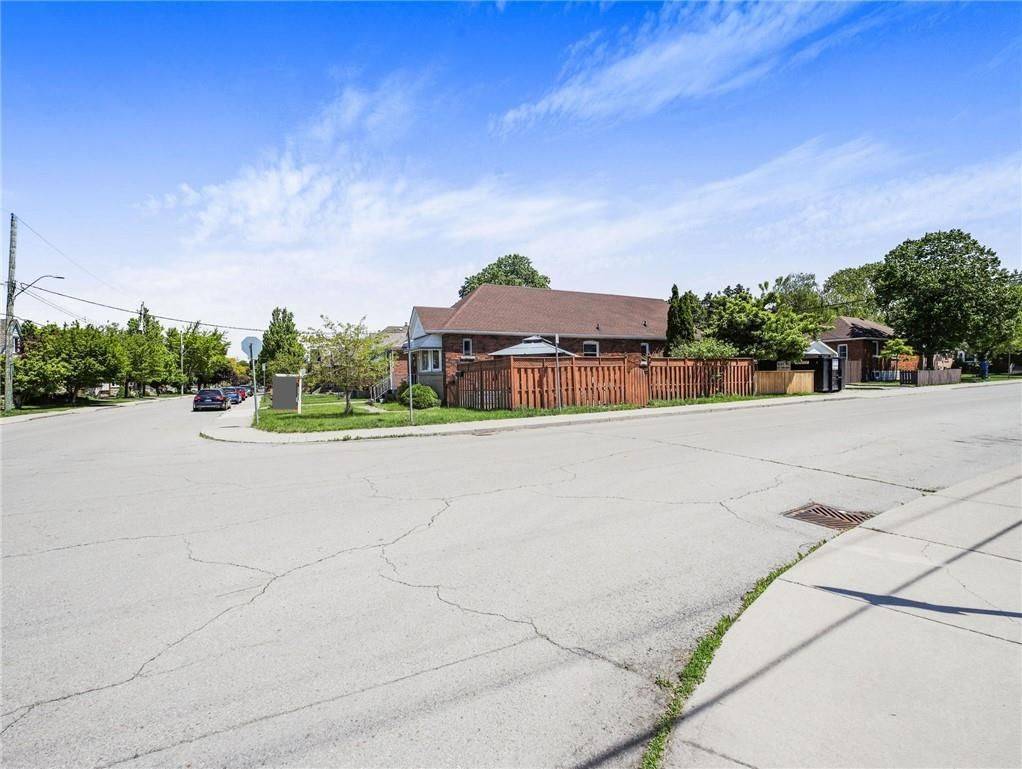 Hamilton, ON L8K 2X3,89 Cameron AVE S