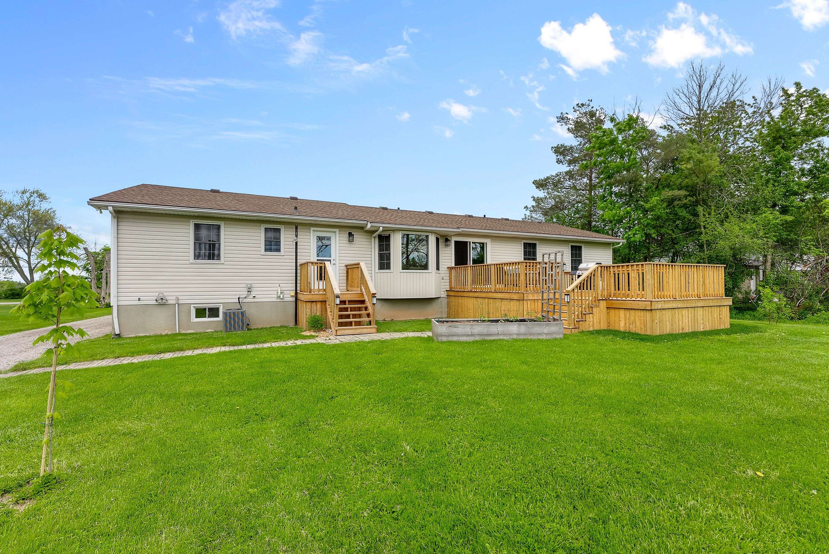 Fort Erie, ON L0S 1N0,3725 Nigh RD