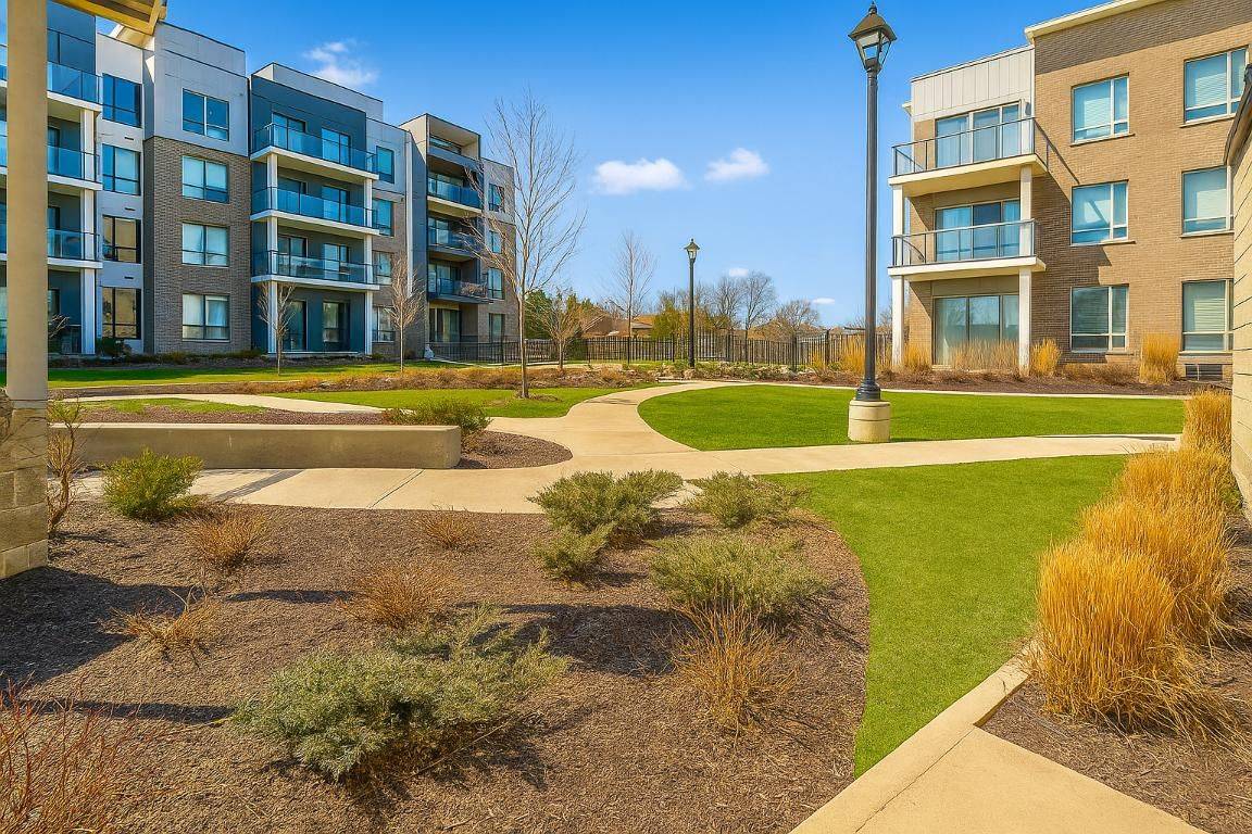 Lincoln, ON L3J 2J3,5055 Greenlane RD #416