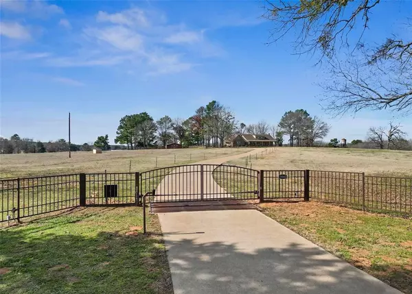 18085 County Road 479, Lindale, TX 75771