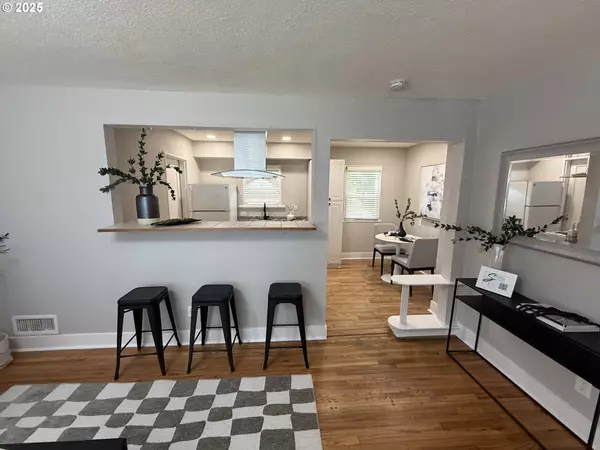 Portland, OR 97216,9036 SE WASHINGTON ST