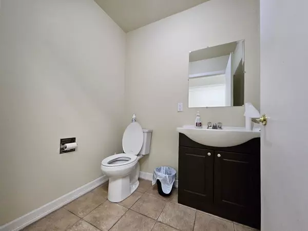 Hamilton, ON L8M 1J7,630 Main ST E #1