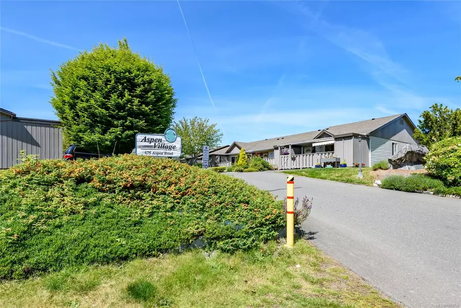 675 Aspen Rd #104, Comox, BC V9M 3S6