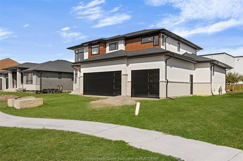 Kingsville, ON N9Y 0C7,6 GREGORY Avenue