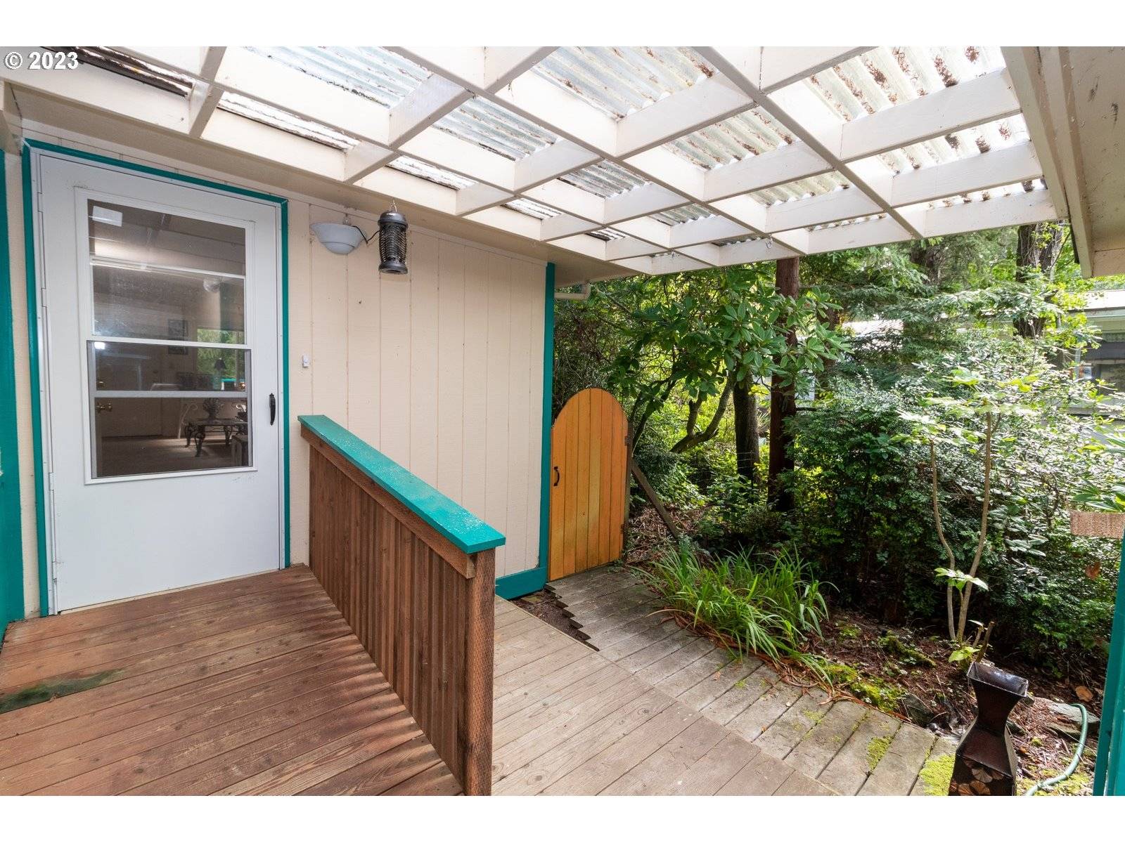 Florence, OR 97439,1600 RHODODENDRON DR #174