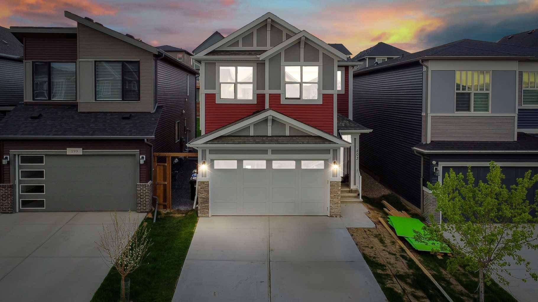 203 Lucas Close NW, Calgary, AB T3P 1Z4