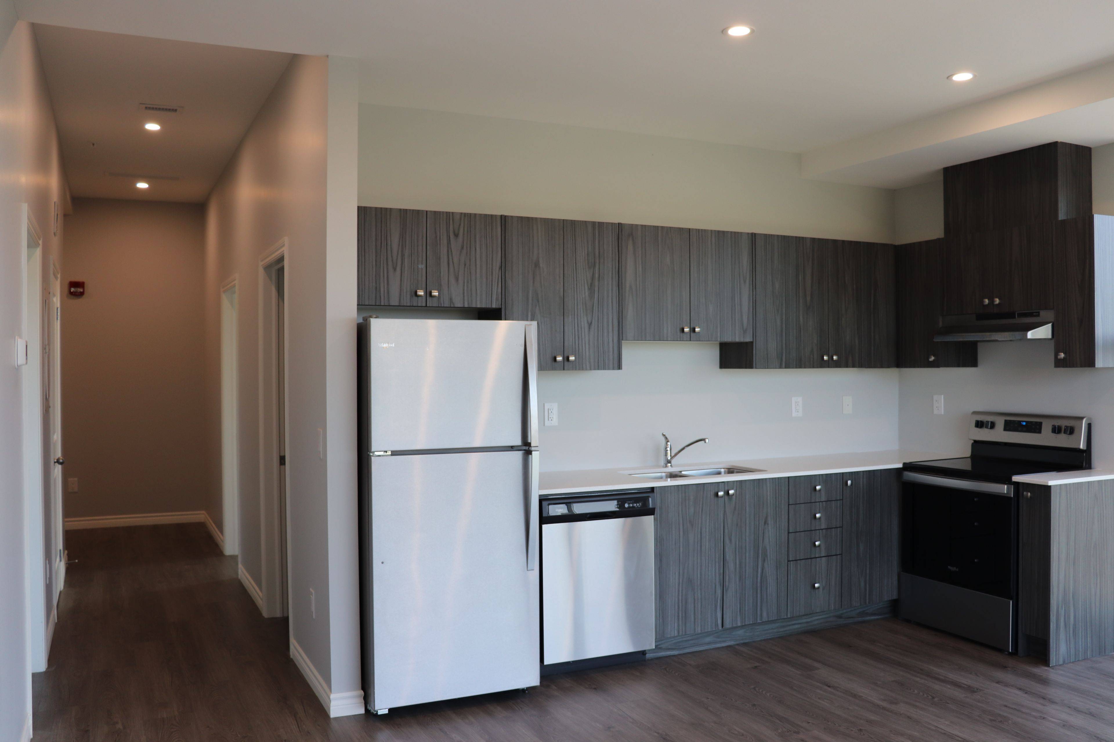 Whitby, ON L1N 0N4,513 Dundas ST E #D