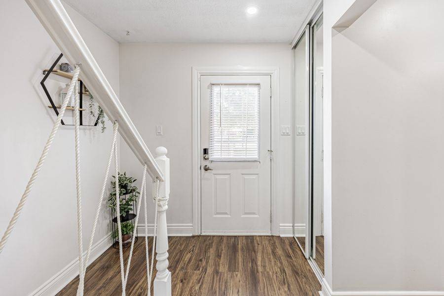 Pickering, ON L1V 2Y4,1331 Glenanna RD #44