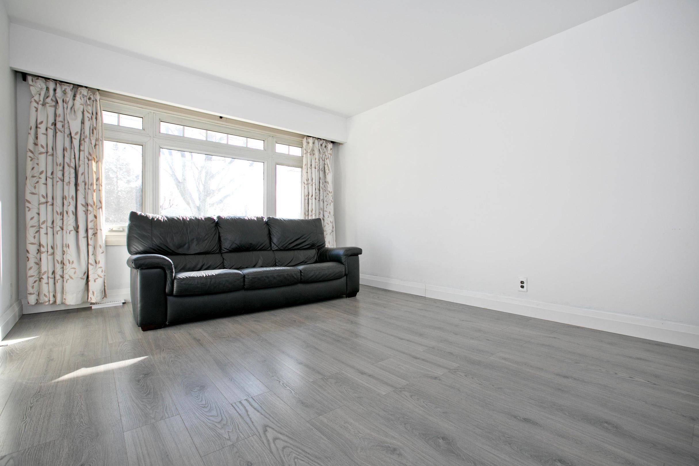 Oshawa, ON L1G 6K6,152 Eastmount ST W