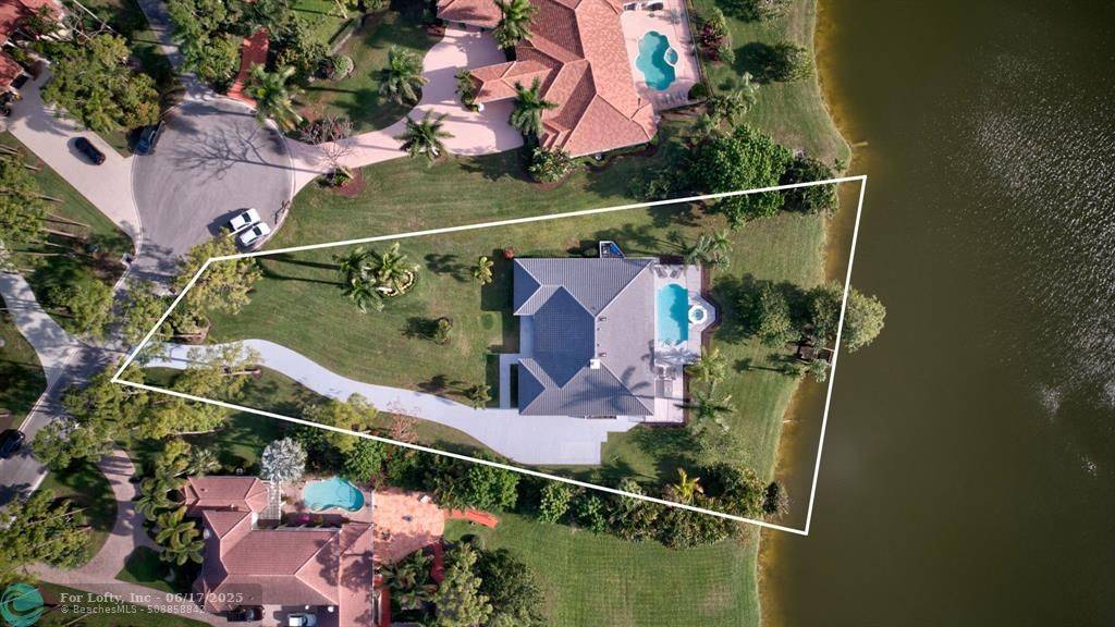 Palm Beach Gardens, FL 33430,8611 Gullane Ct