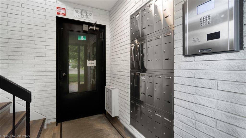 Oakville, ON L6H 2P3,1016 Falgarwood DR #42