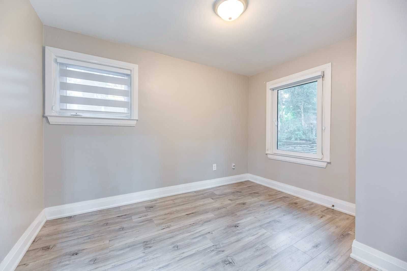 154 Elizabeth ST S, Brampton, ON L6Y 1R7