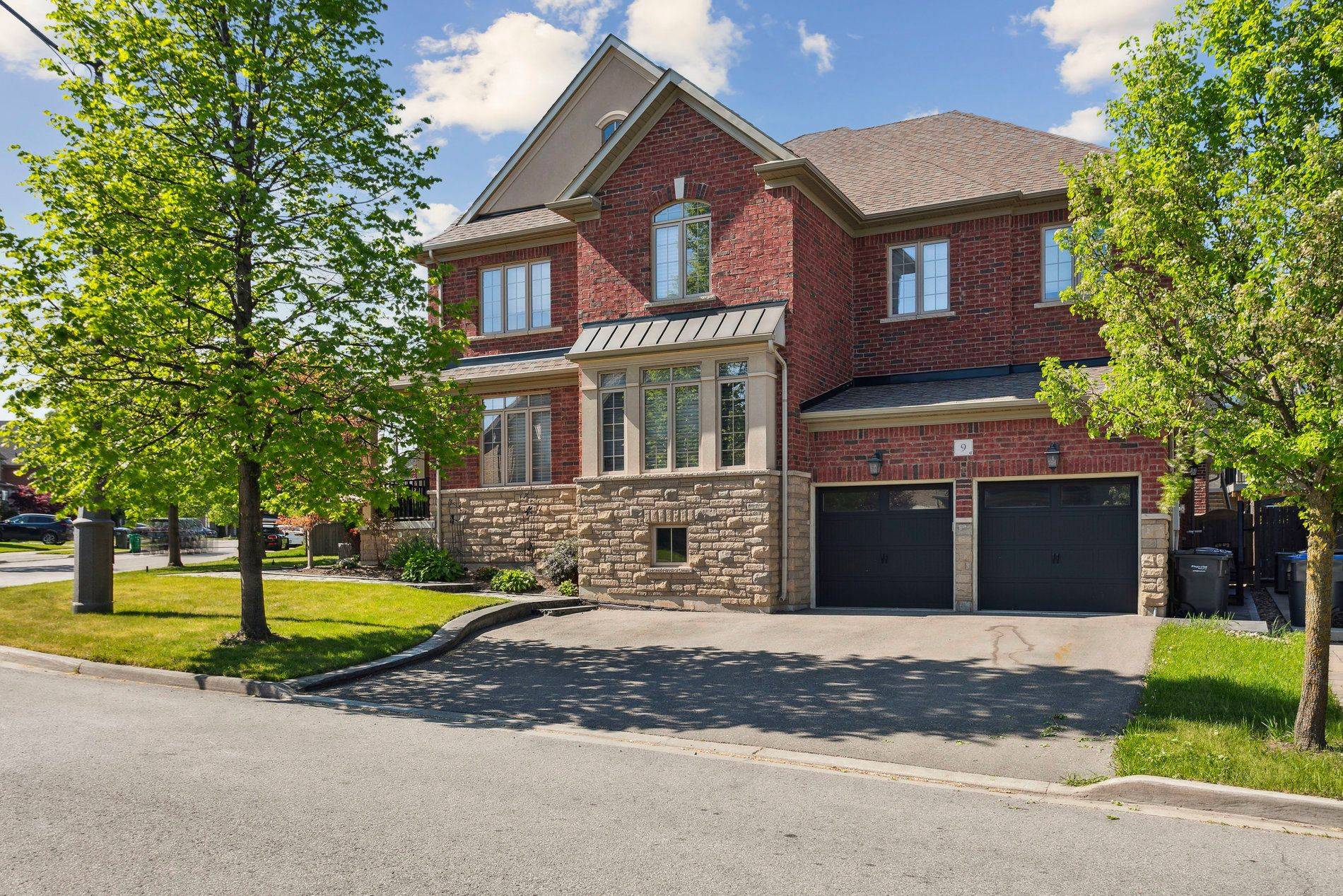 Brampton, ON L6X 0W3,9 Flanders RD
