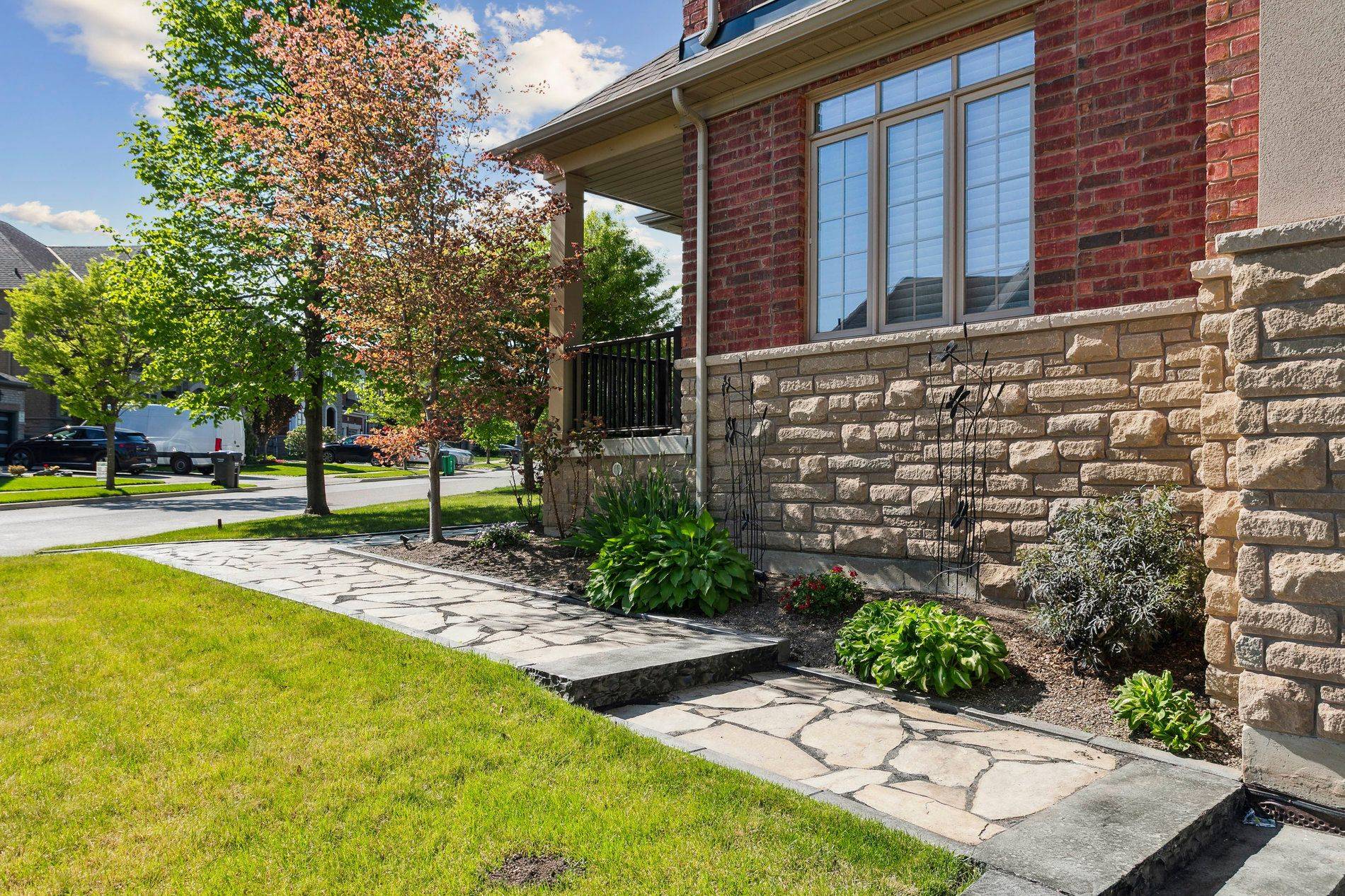 Brampton, ON L6X 0W3,9 Flanders RD