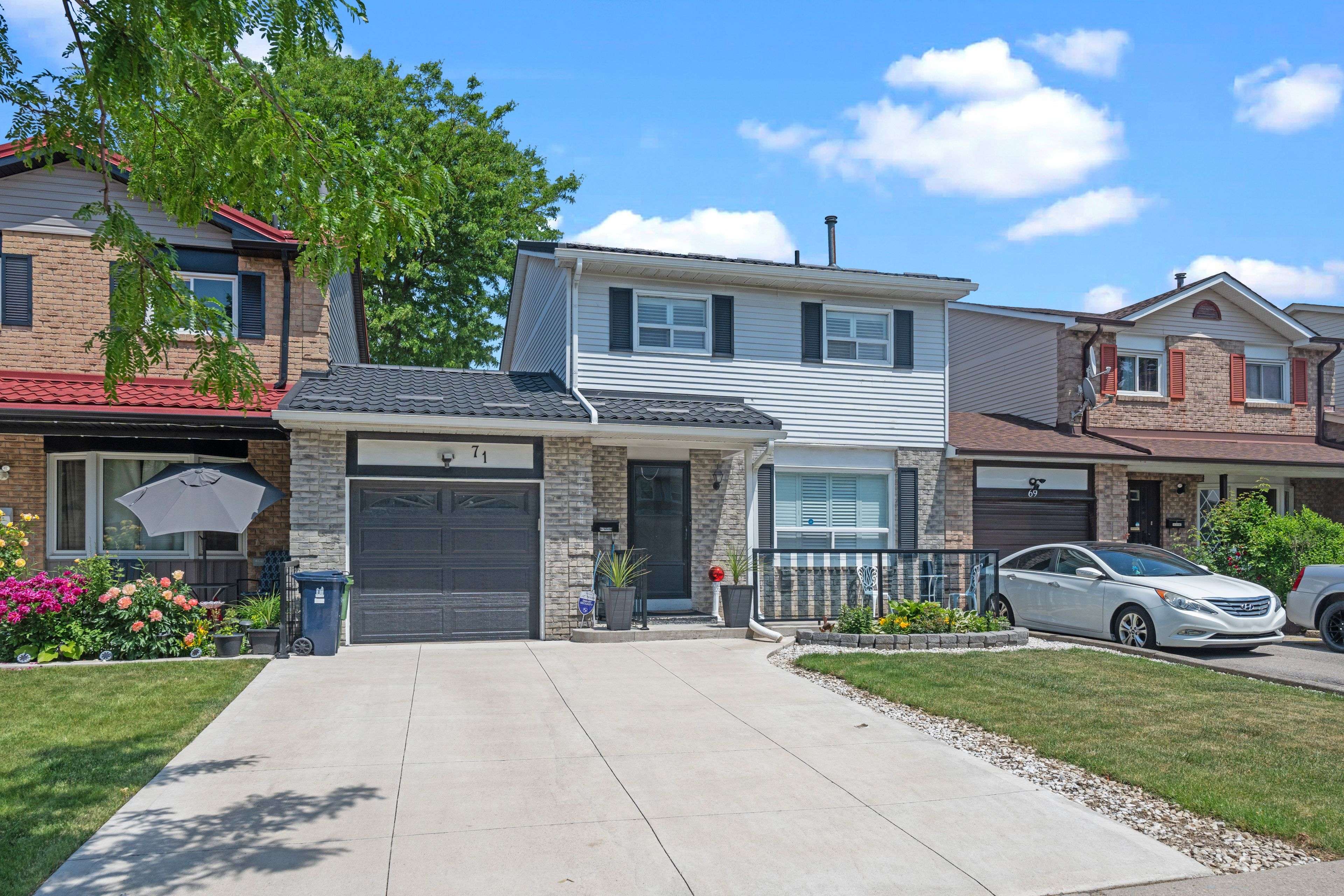 Toronto W10, ON M9W 6C9,71 Briarwood AVE