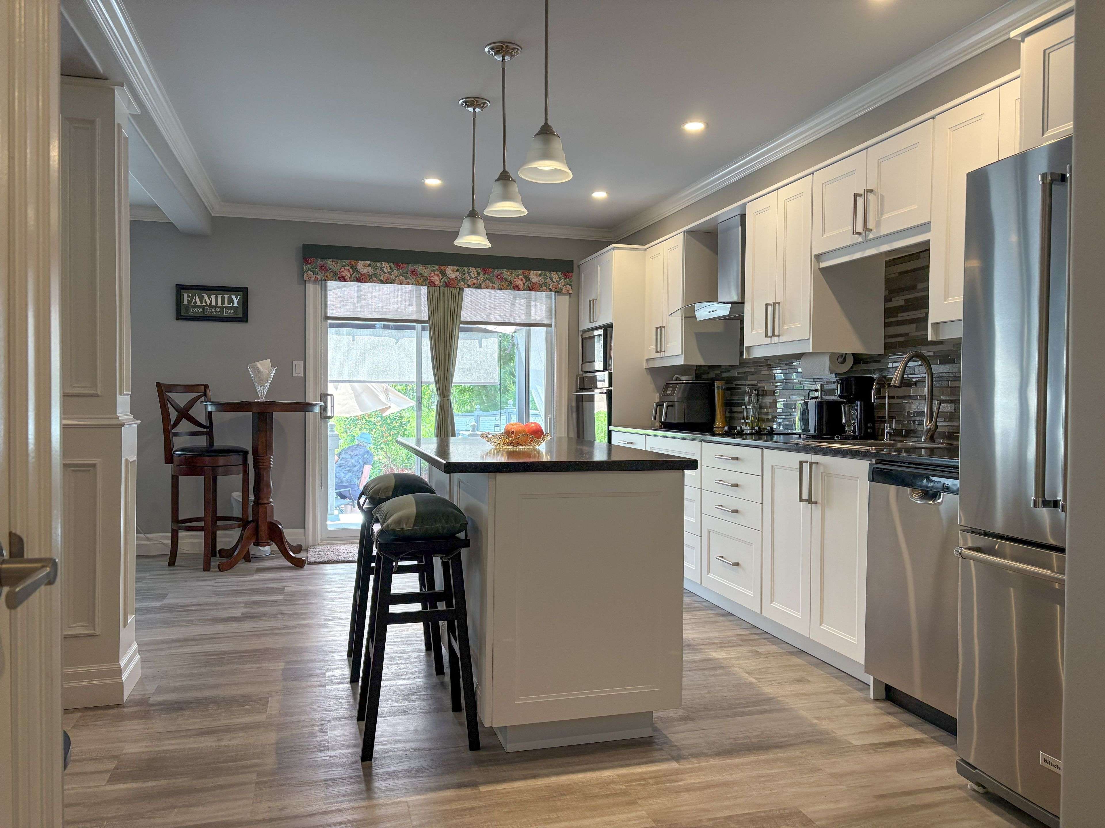 Renfrew, ON K7V 4K9,818 Eighth ST