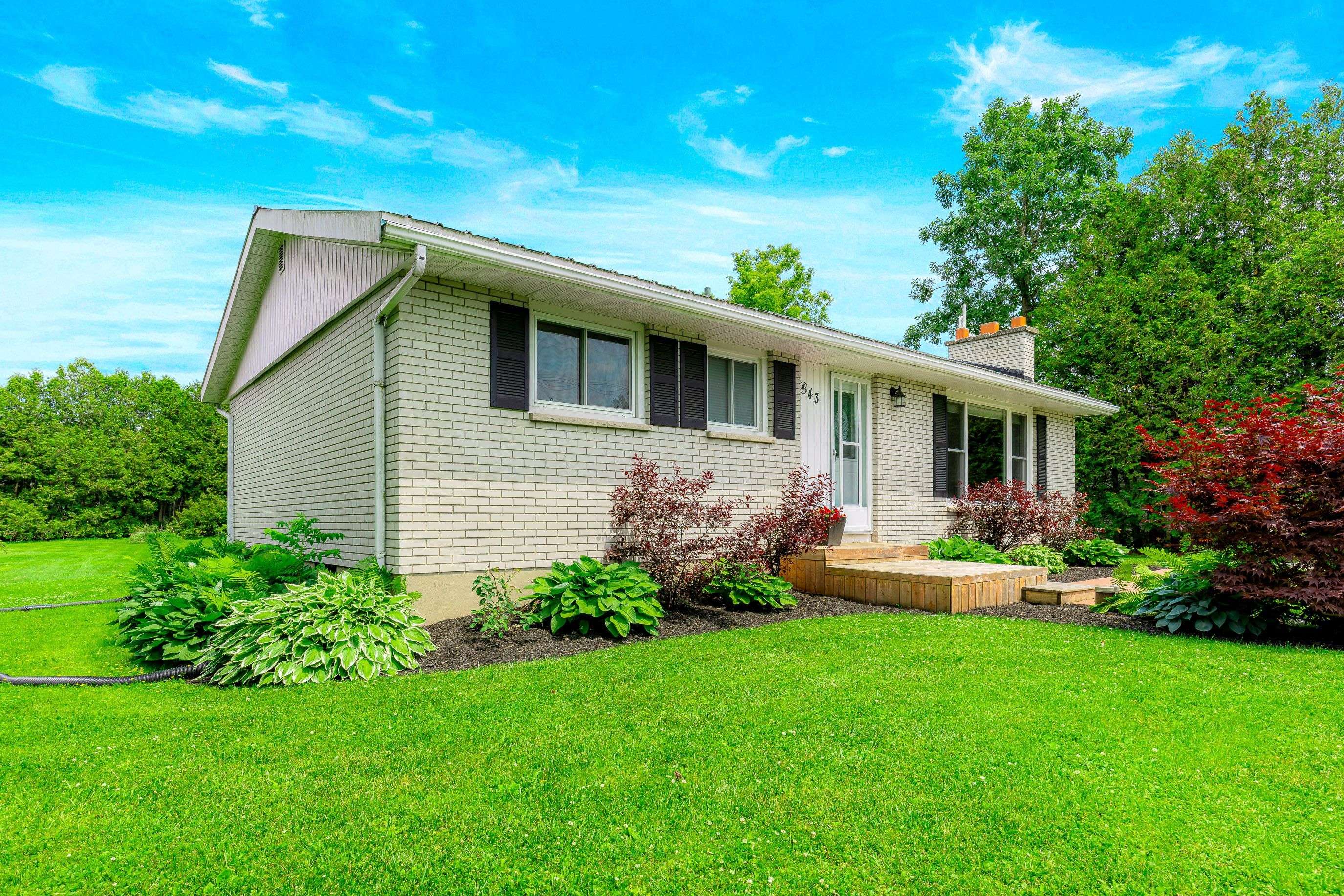 Edwardsburgh/cardinal, ON K0E 1T1,43 Sophia ST