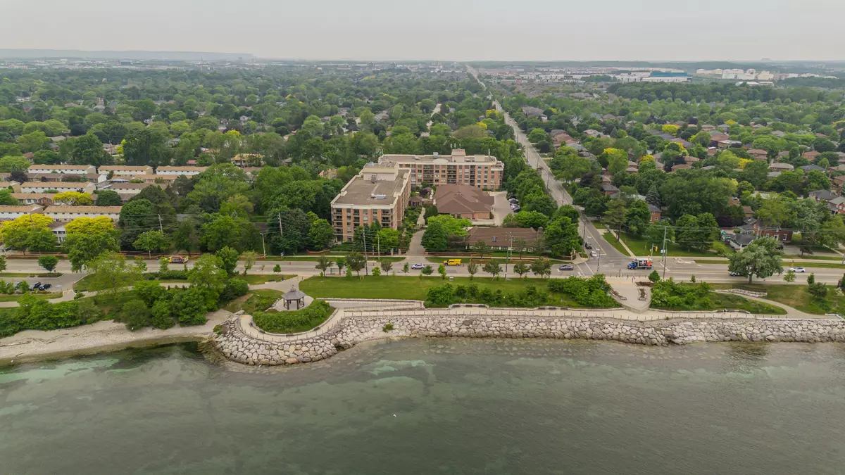 Burlington, ON L7L 6P6,100 Burloak DR #2407
