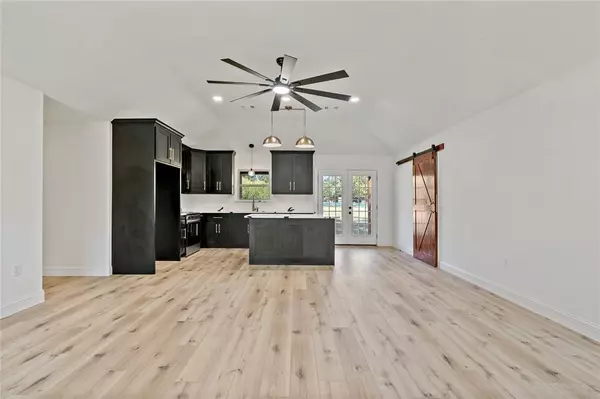 Roxton, TX 75477,306 Sunset