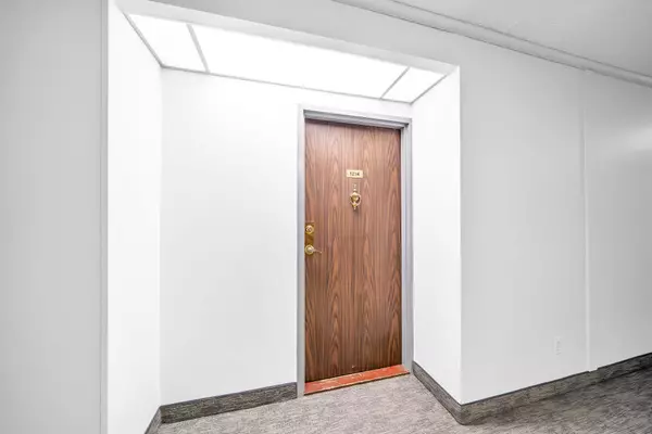 Oshawa, ON L1G 7C9,55 William ST E #1214