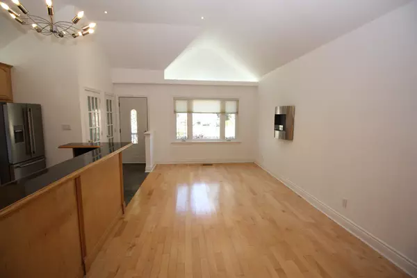 Toronto W06, ON M8W 2H2,479 Rimilton AVE