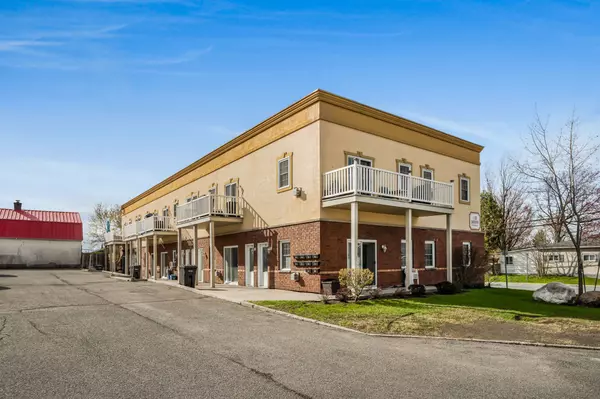 926 Lansdowne ST #8, Hawkesbury, ON K6A 1H4