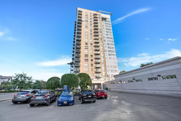 90 Landry ST #307, Vanier And Kingsview Park, ON K1L 0A9