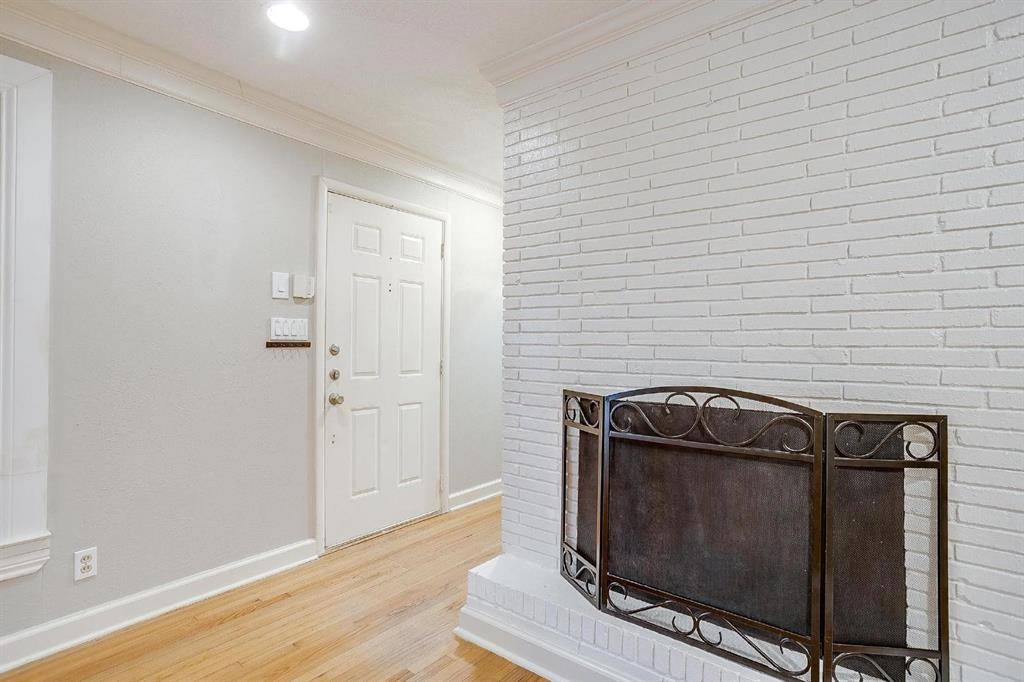 Fort Worth, TX 76116,3804 Clayton Road W