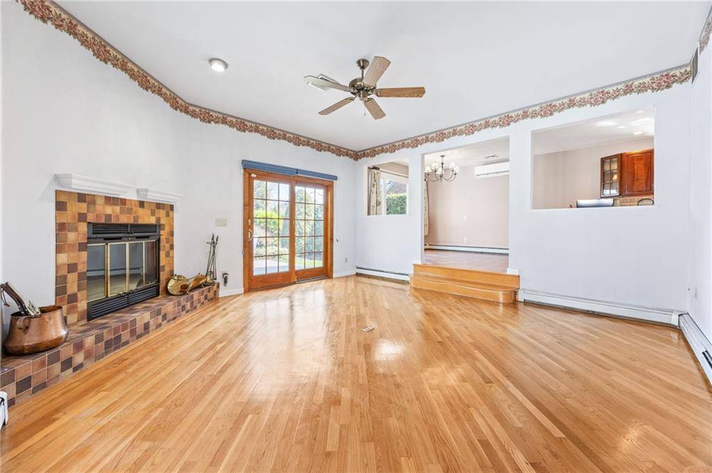 Staten  Island, NY 10304,110 Forest RD