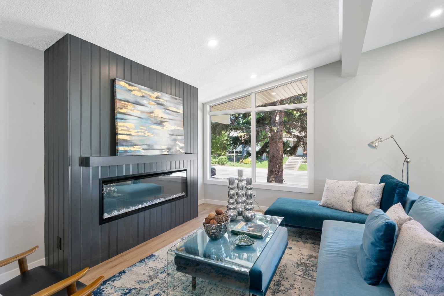 Calgary, AB T2J 0N8,1039 Lake Bonavista DR Southeast