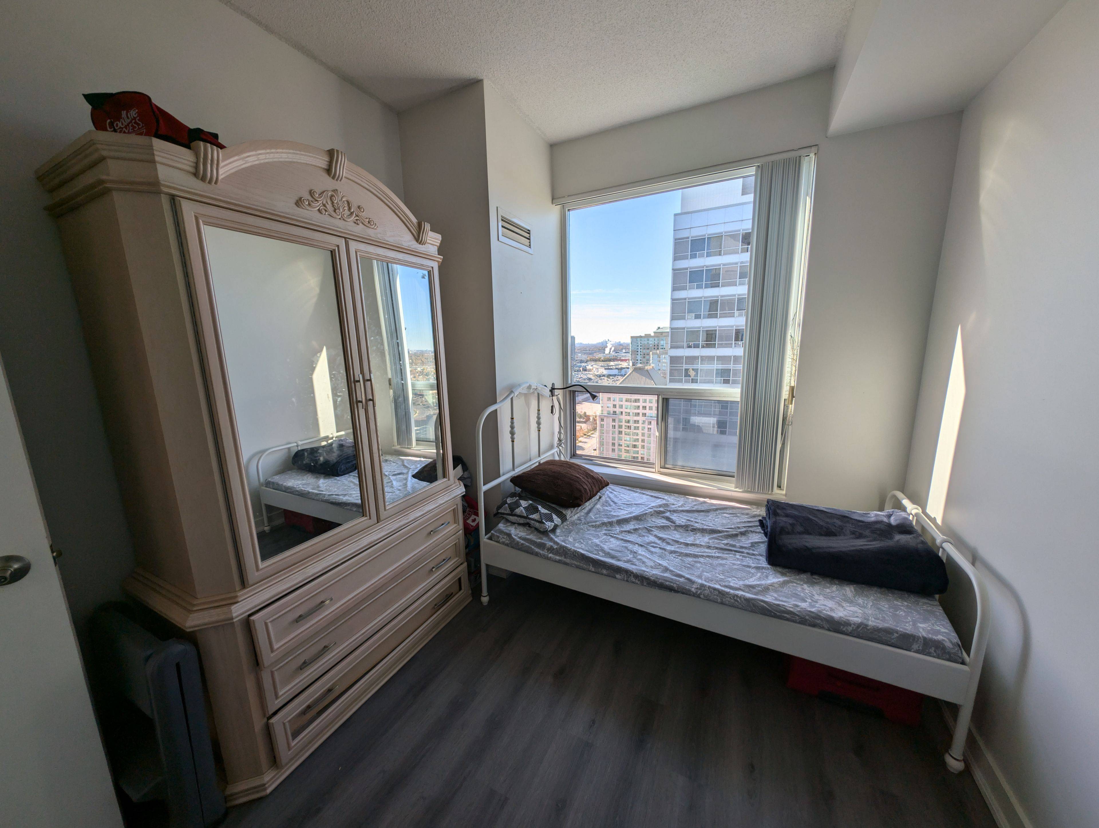 Toronto E09, ON M1H 3J7,38 Lee Centre DR #PH-103