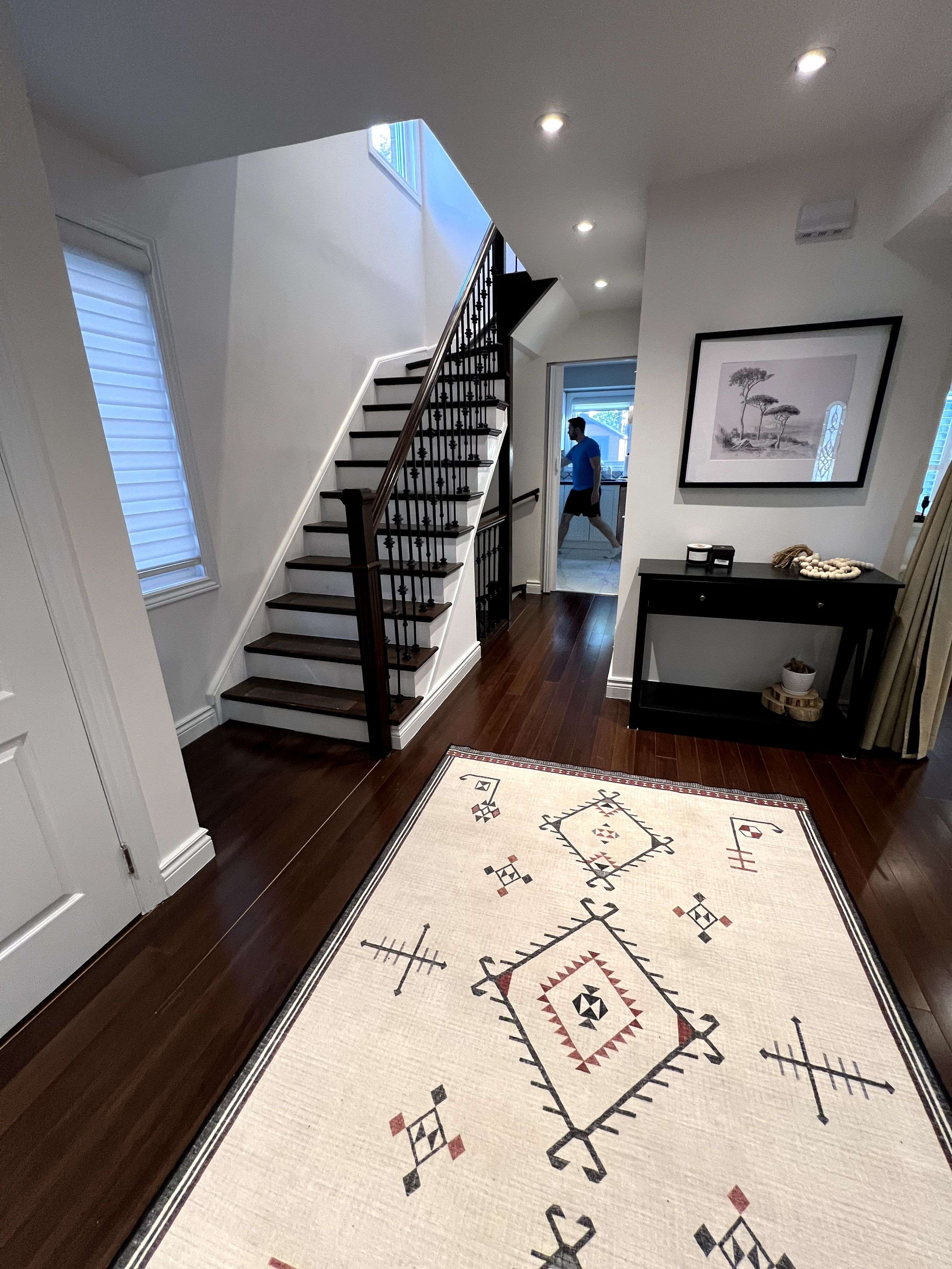 Pickering, ON L1V 3Y3,706 Sultana SQ W