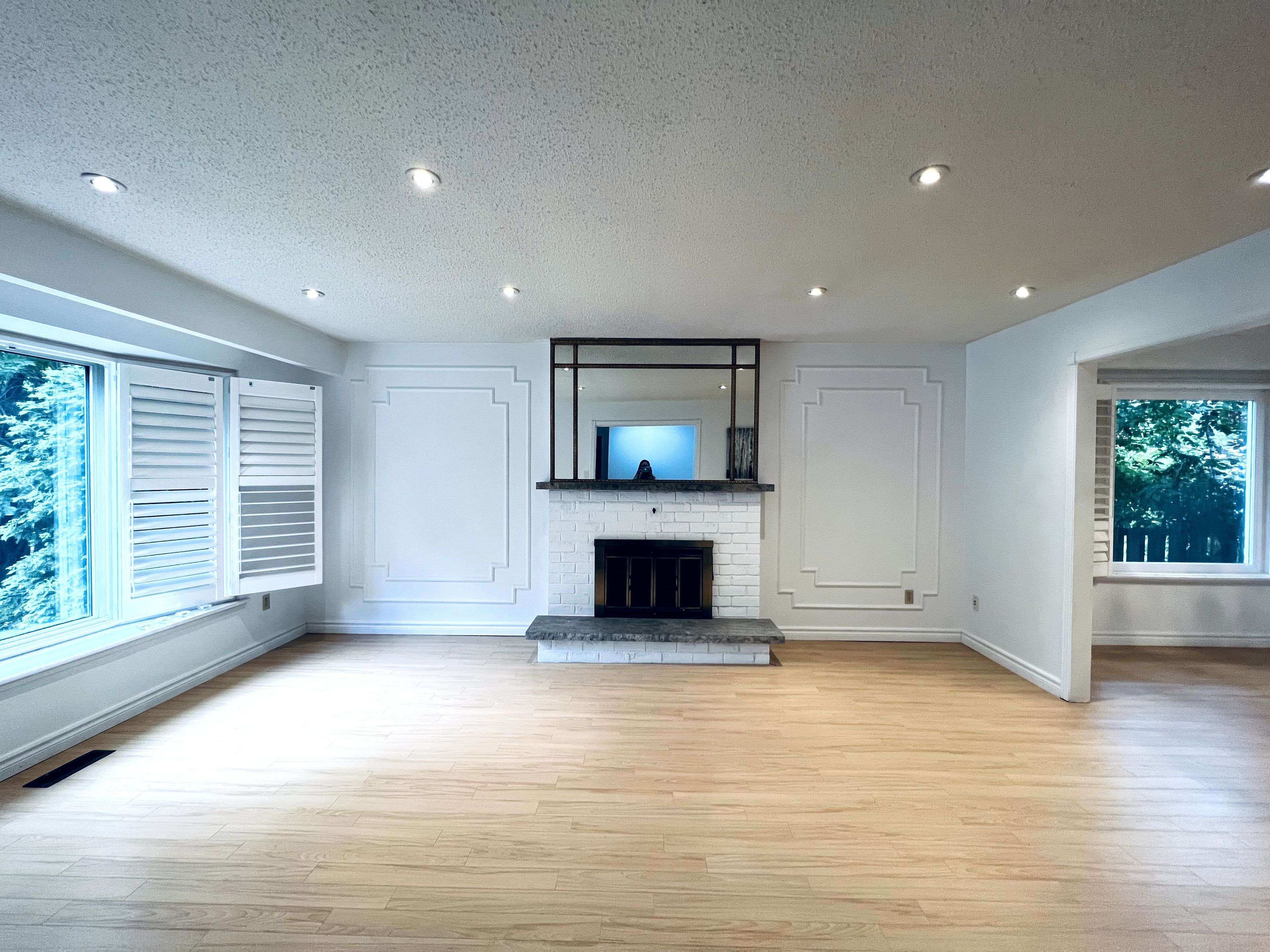 Whitby, ON L1N 7G7,27 Fernway CRES