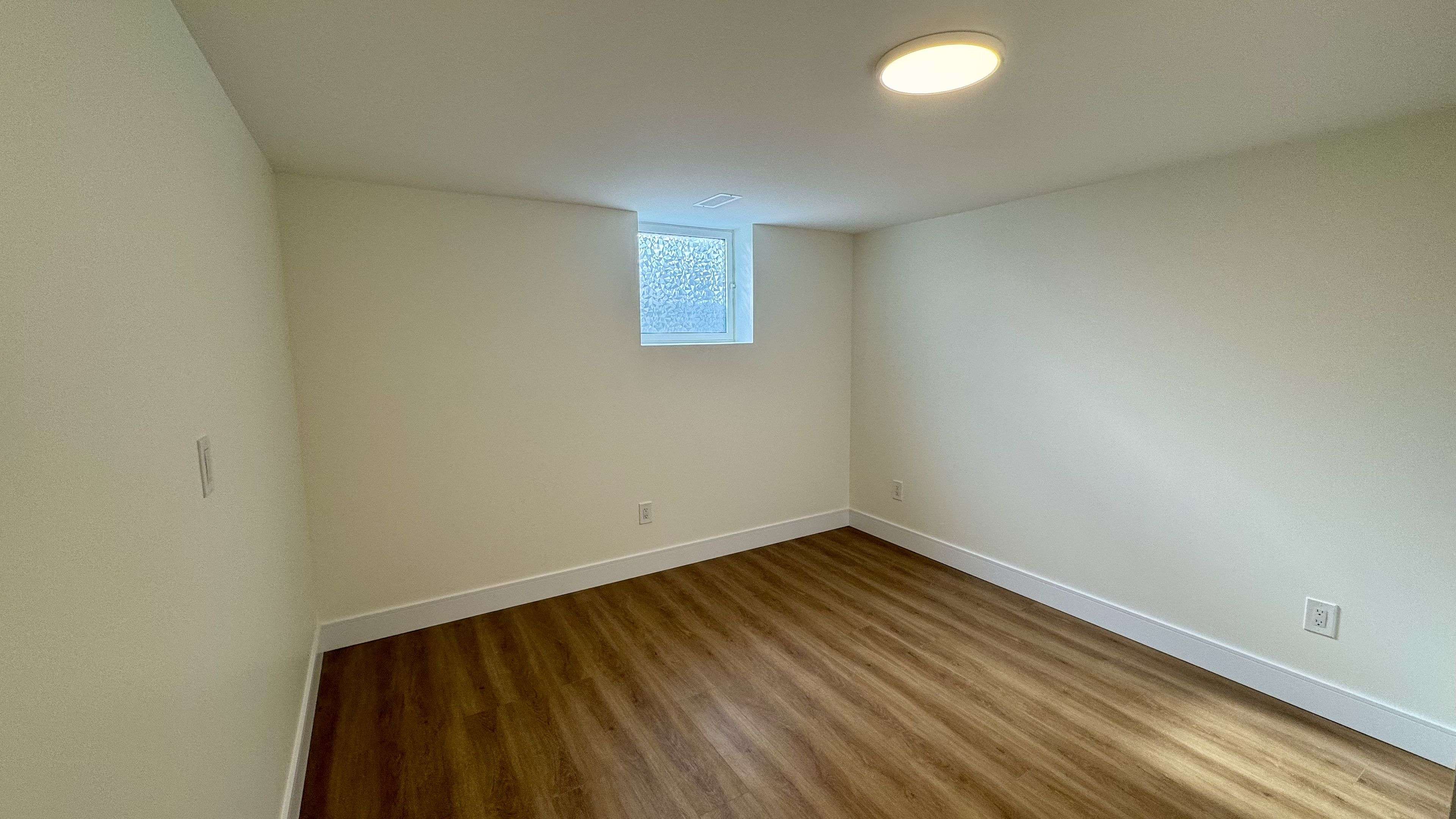 Toronto W10, ON M9V 2Z2,60 Lightwood DR #Lower 1
