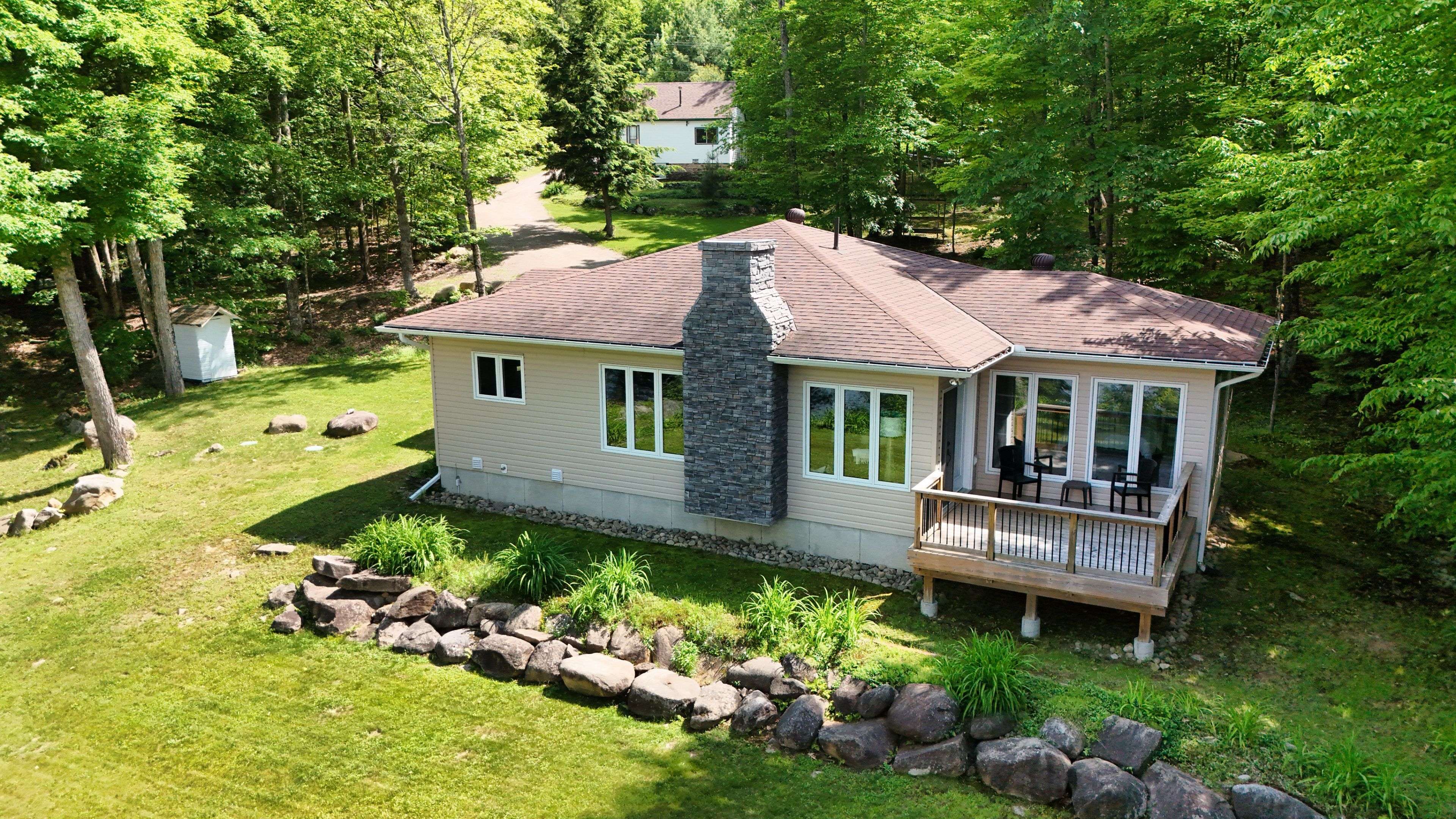 Lake Of Bays, ON P0B 1A0,4441 Muskoka Rd 117 RD