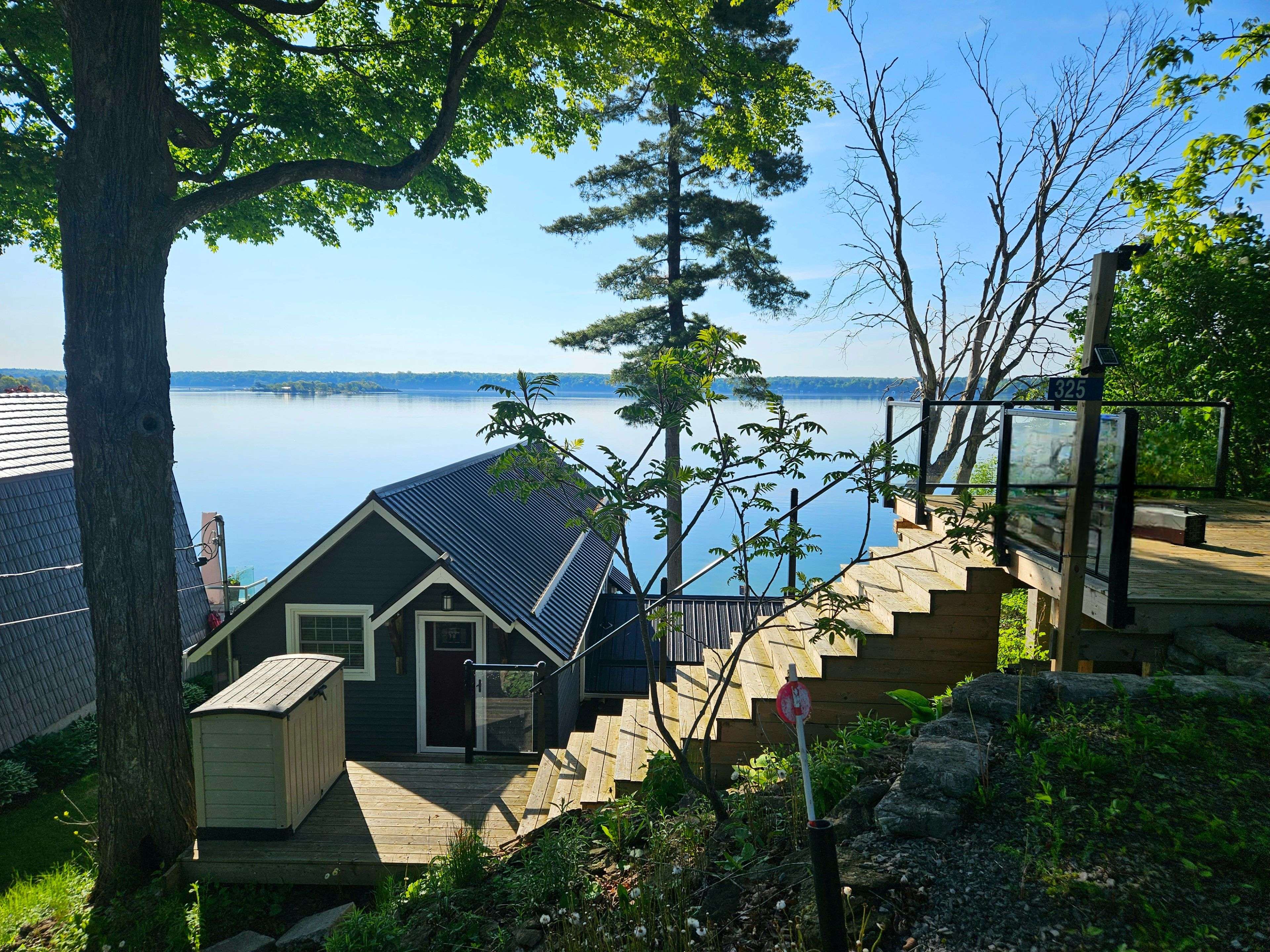 Elizabethtown-kitley, ON K6V 7C8,325 ANCHORAGE BAY RD