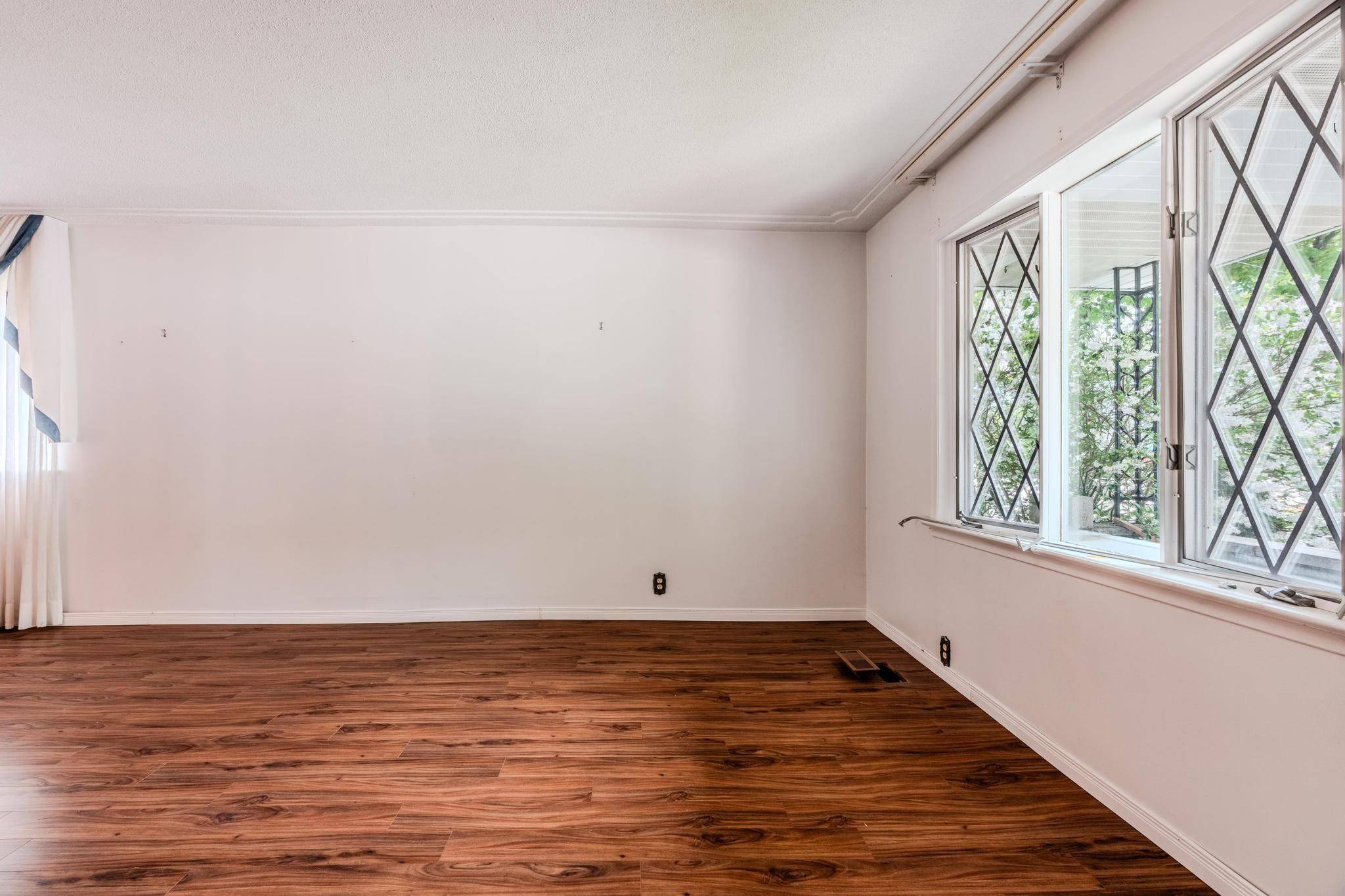 North Perth, ON N4W 2W9,275 Mckenzie ST E