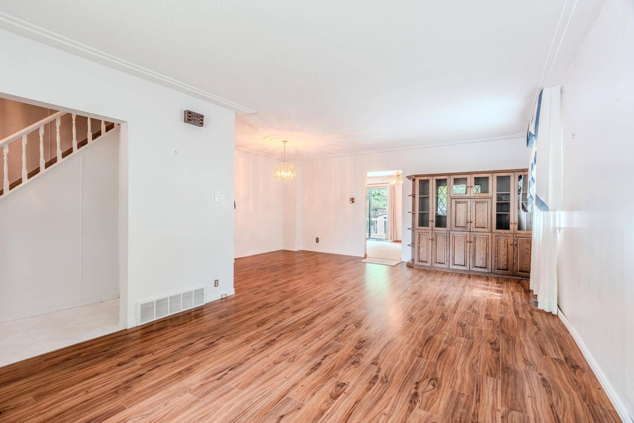 North Perth, ON N4W 2W9,275 Mckenzie ST E