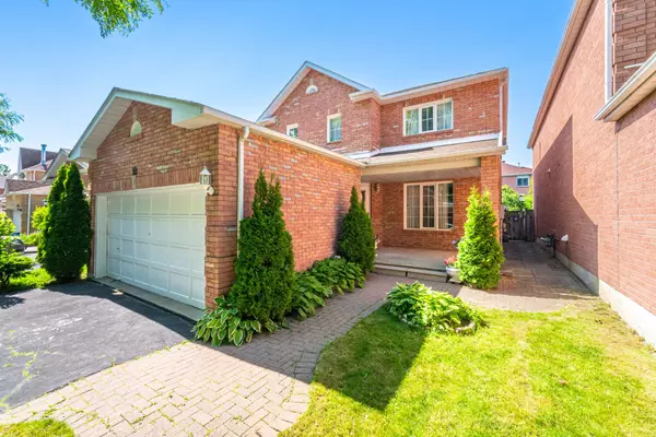 Ajax, ON L1T 3V9,10 Iles ST