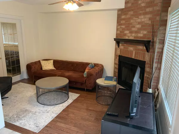 Mississauga, ON L5V 1W9,1015 Fernandez DR