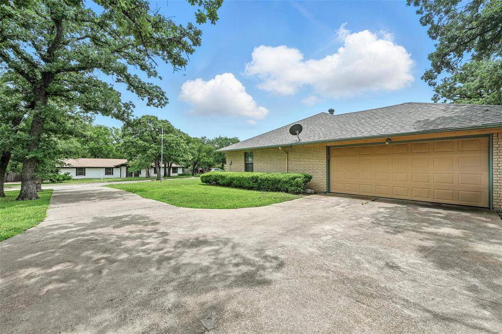 Burleson, TX 76028,104 Timber Ridge Circle