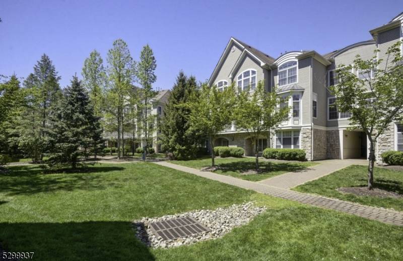 511 Kensington Ln, Livingston Twp., NJ 07039