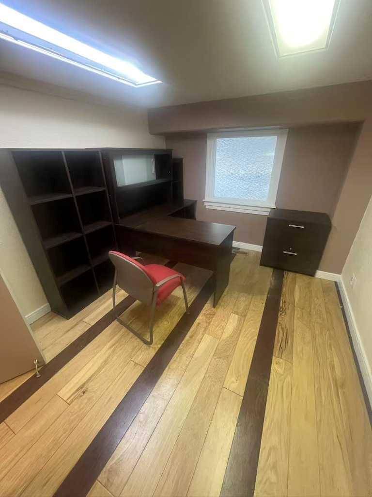 Lethbridge, AB T1H 2K8,235 12B ST N
