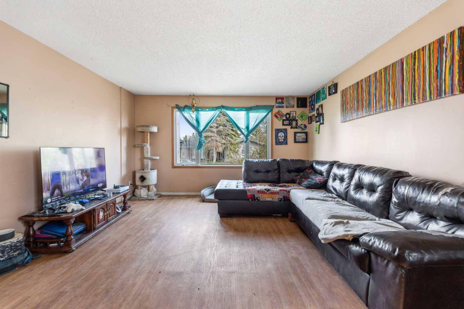 Calgary, AB T1Y 3N8,3427 56 ST Northeast