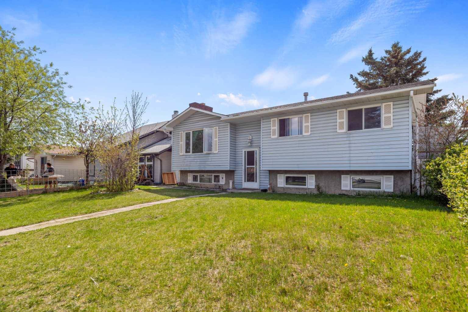 Calgary, AB T1Y 3N8,3427 56 ST NE