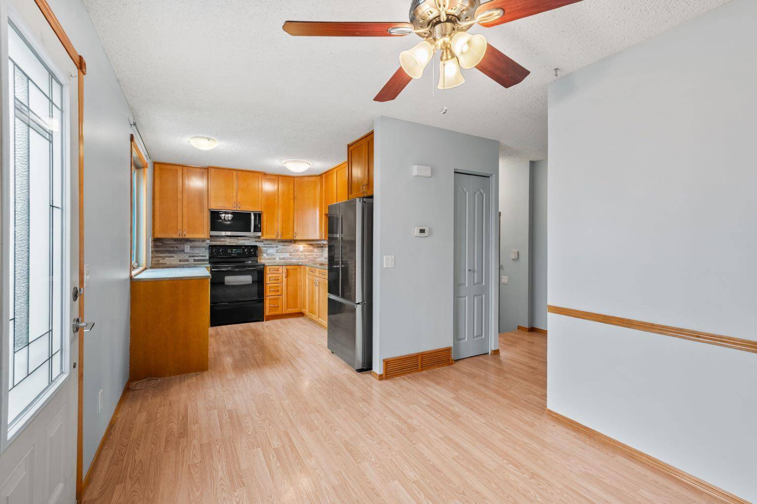 Calgary, AB T1Y 3T6,6515 Rundlehorn DR Northeast