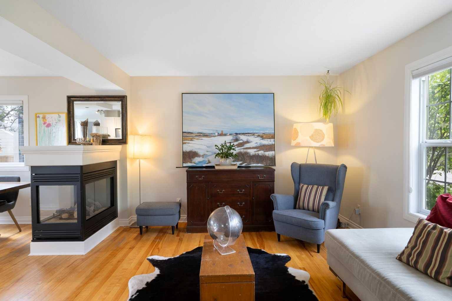 Calgary, AB T2T6E7,123 Amiens CRES SW