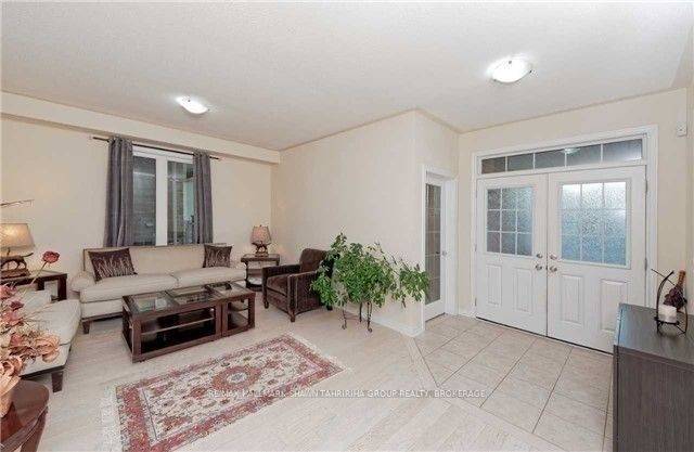 Richmond Hill, ON L4E 0M3,21 Military CT