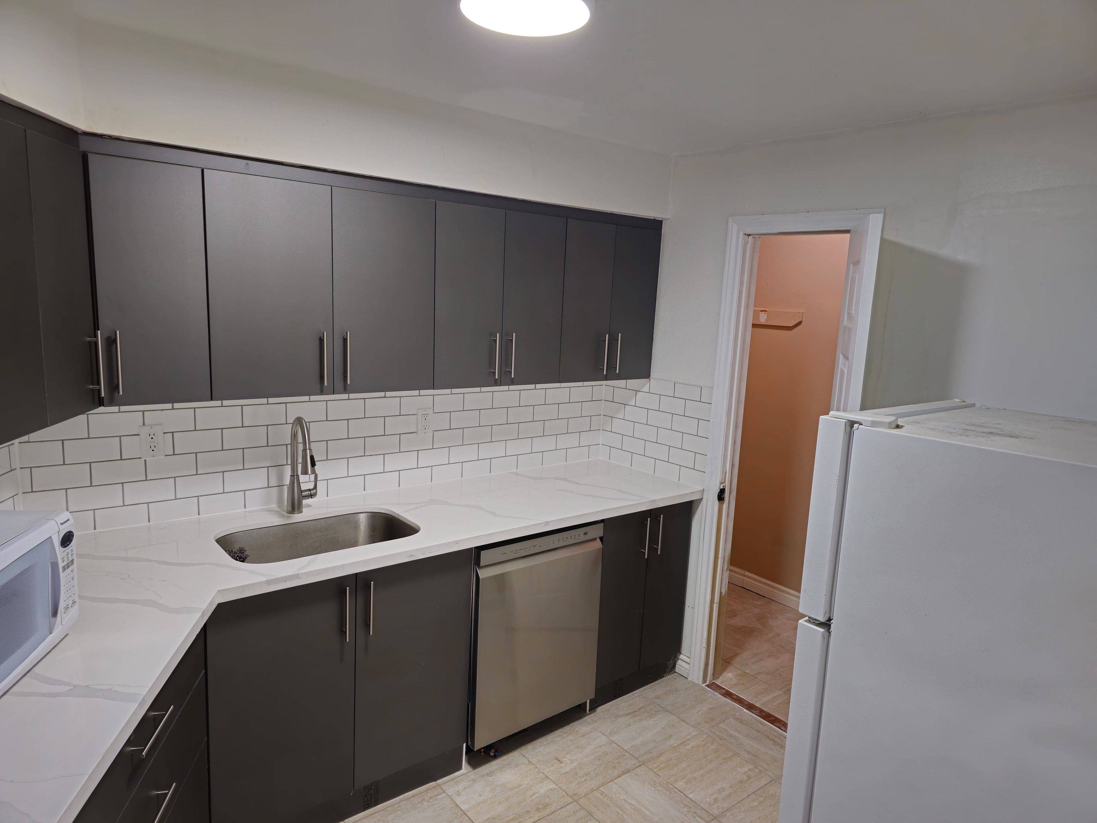 Mississauga, ON L4T 1B2,3555 Derry RD E #212