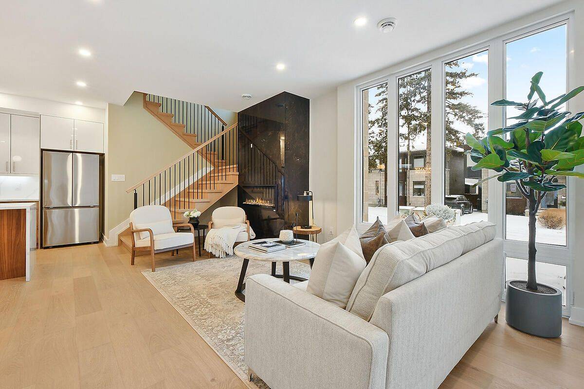 Westboro - Hampton Park, ON K1Z 5P3,253 Duncairn AVE